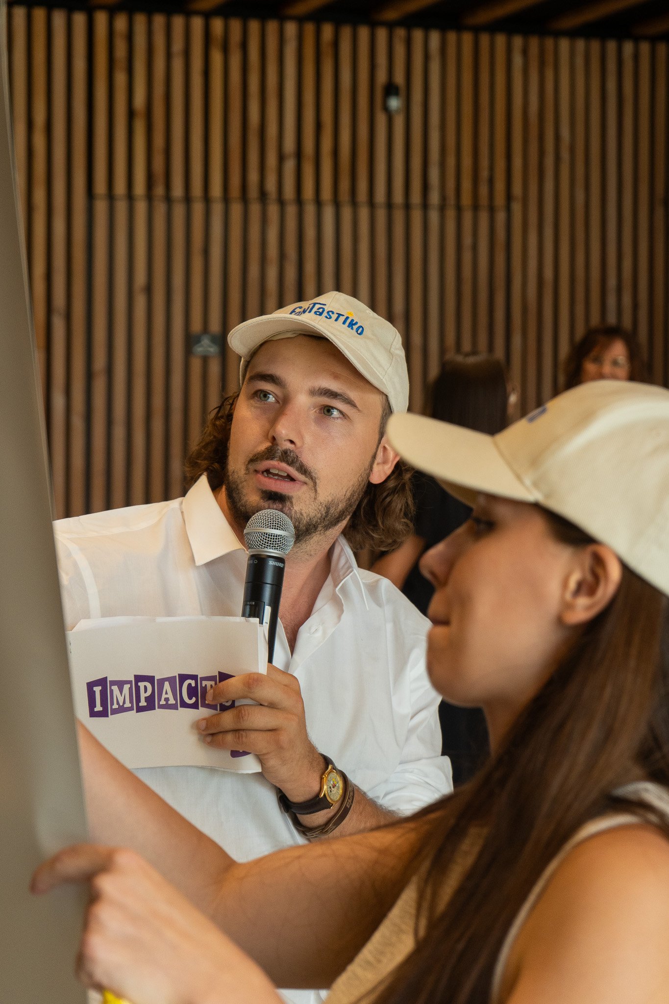 Échanges entre collaborateurs pendant l'atelier C'est pas du vent !